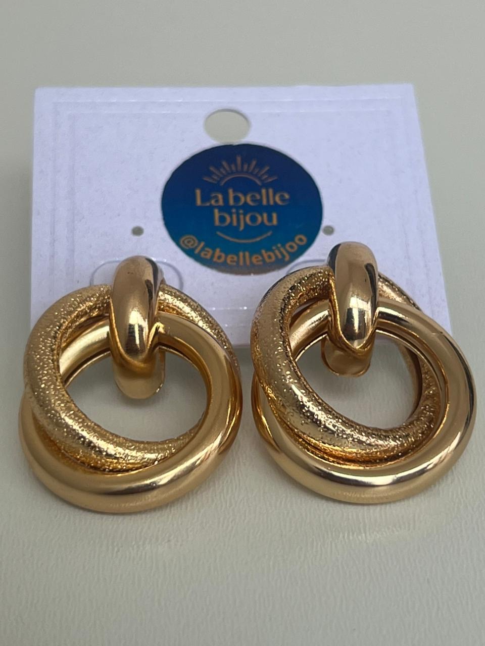 Brinco Laço Dourado